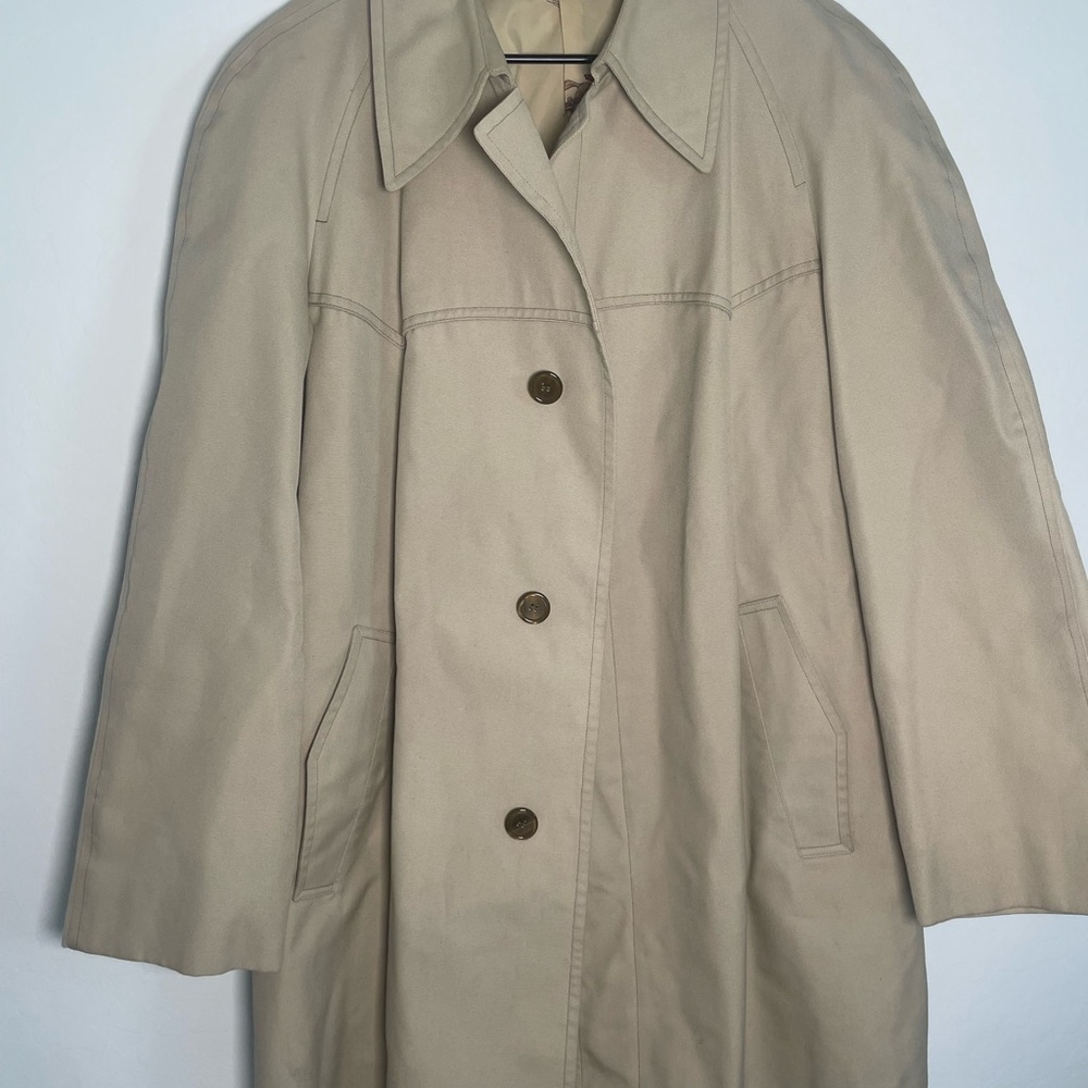 Classic Tan Men’s Trench Coat 42